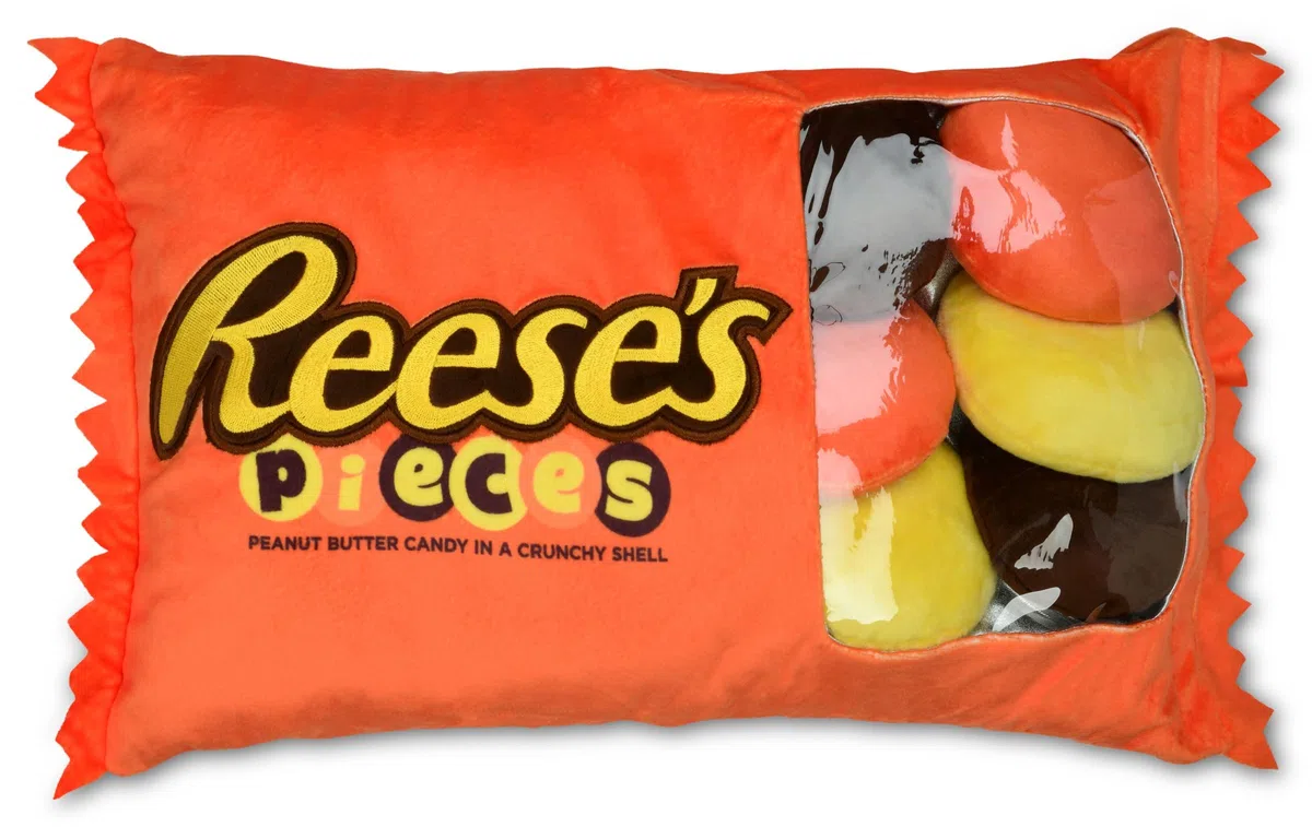 iscream Reese's Pieces - Juego de almohadas de 19 x 11 pulgadas con piezas de Reese