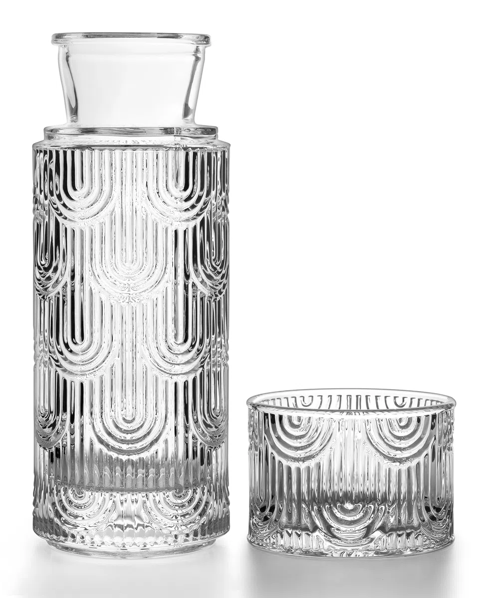 Juego de jarra de agua y vaso para mesita de noche, 612.3 g, transparente | Jarra de 21 onzas con taza de 6 onzas como tapa para agua, agua de limón, té helado, enjuague bucal de baño, servicio diario