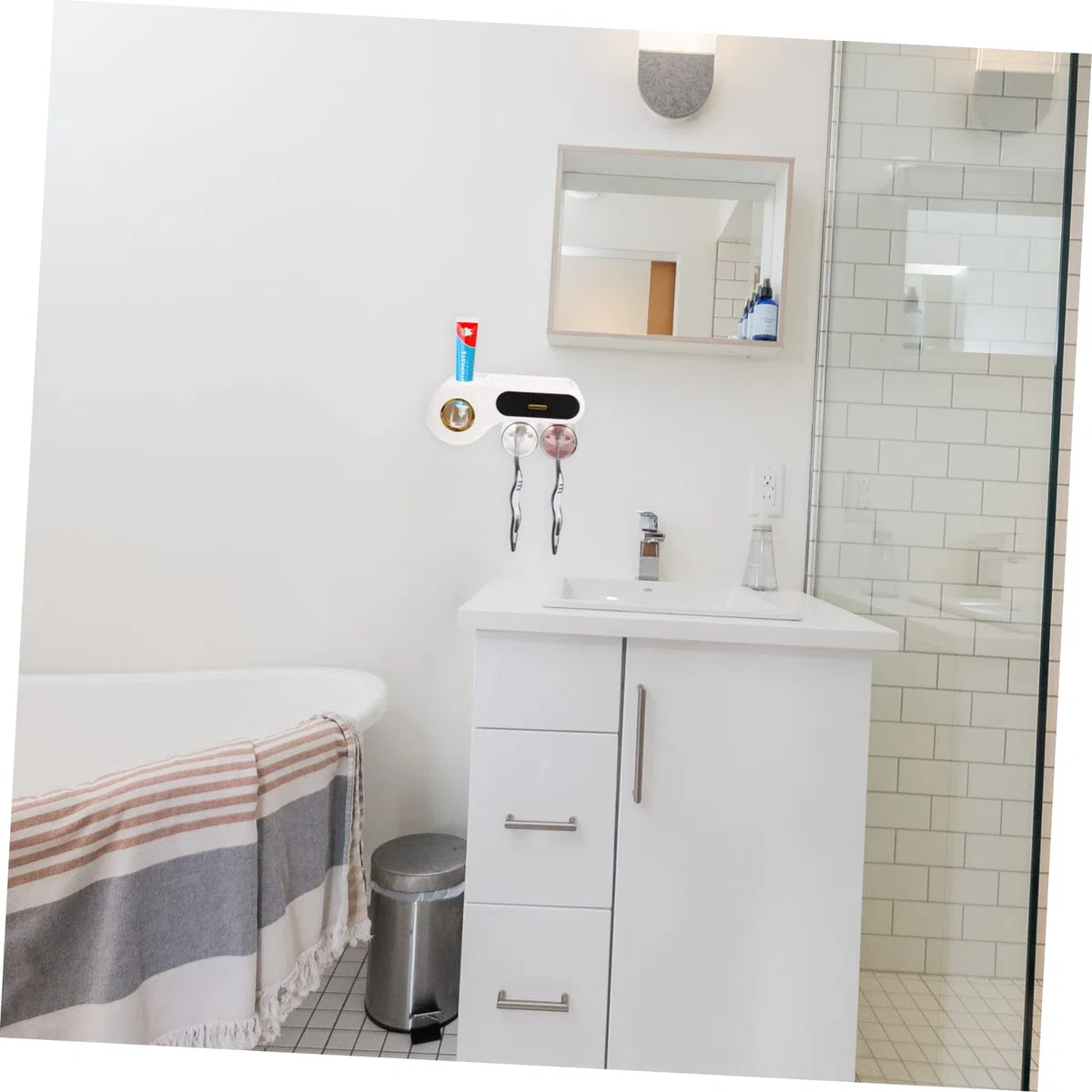 Estante de Pared para Cepillos de Dientes y Accesorios de Baño en Plástico Negro, Diseño Simple y Funcional para Almacenamiento Organizado Baño