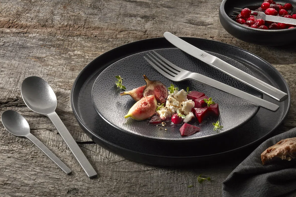 ZWILLING Cubertería de 68 piezas para 12 personas, acero inoxidable 18/10, diseño vintage, martillado, apto para lavavajillas