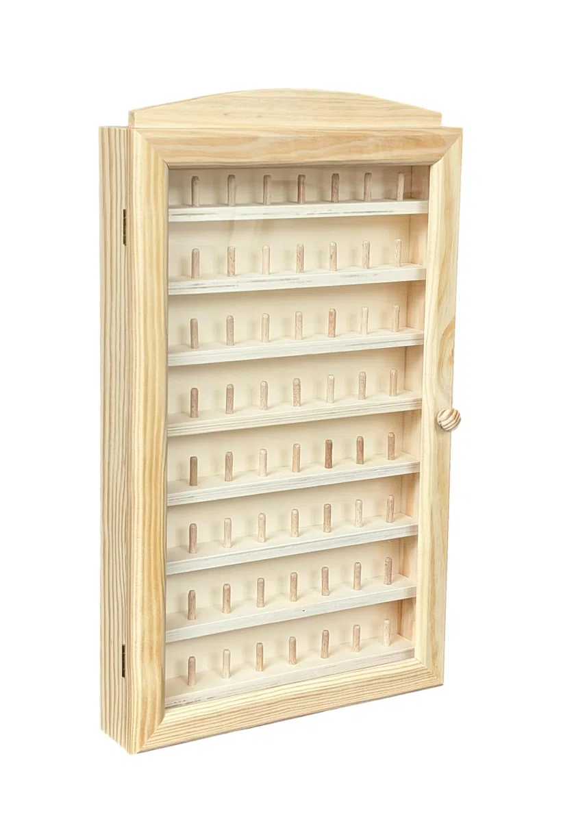 Vitrina Colecciones dedales Grande. para 64 dedales. Medidas (Ancho/Fondo/Alto): 30*6.5*54 cms. Medida Interior de Las baldas: Ancho: 28 cms, Fondo: 3 cms, Alto: 4,5 cms..