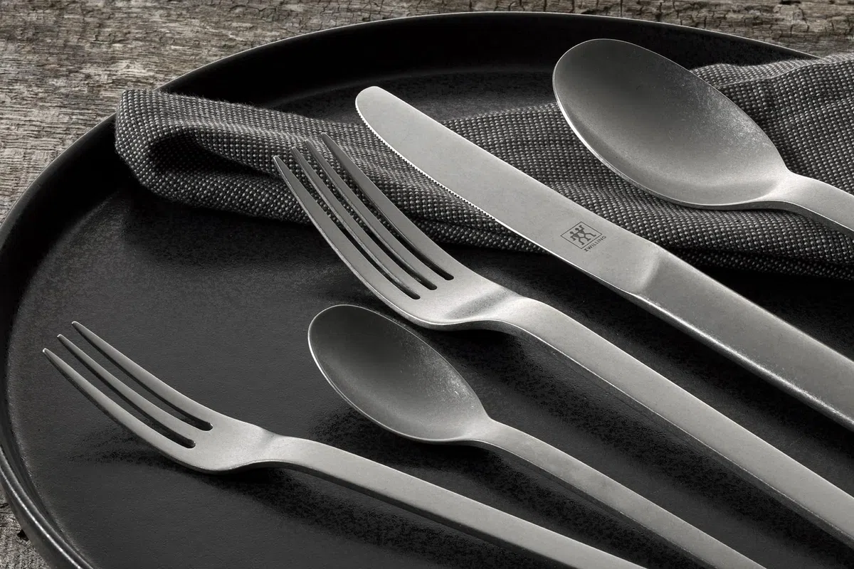 ZWILLING Cubertería de 68 piezas para 12 personas, acero inoxidable 18/10, diseño vintage, martillado, apto para lavavajillas